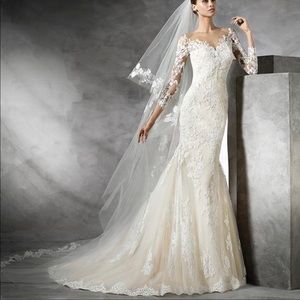 Authentic pronovias tibet lace bridal dress gown
